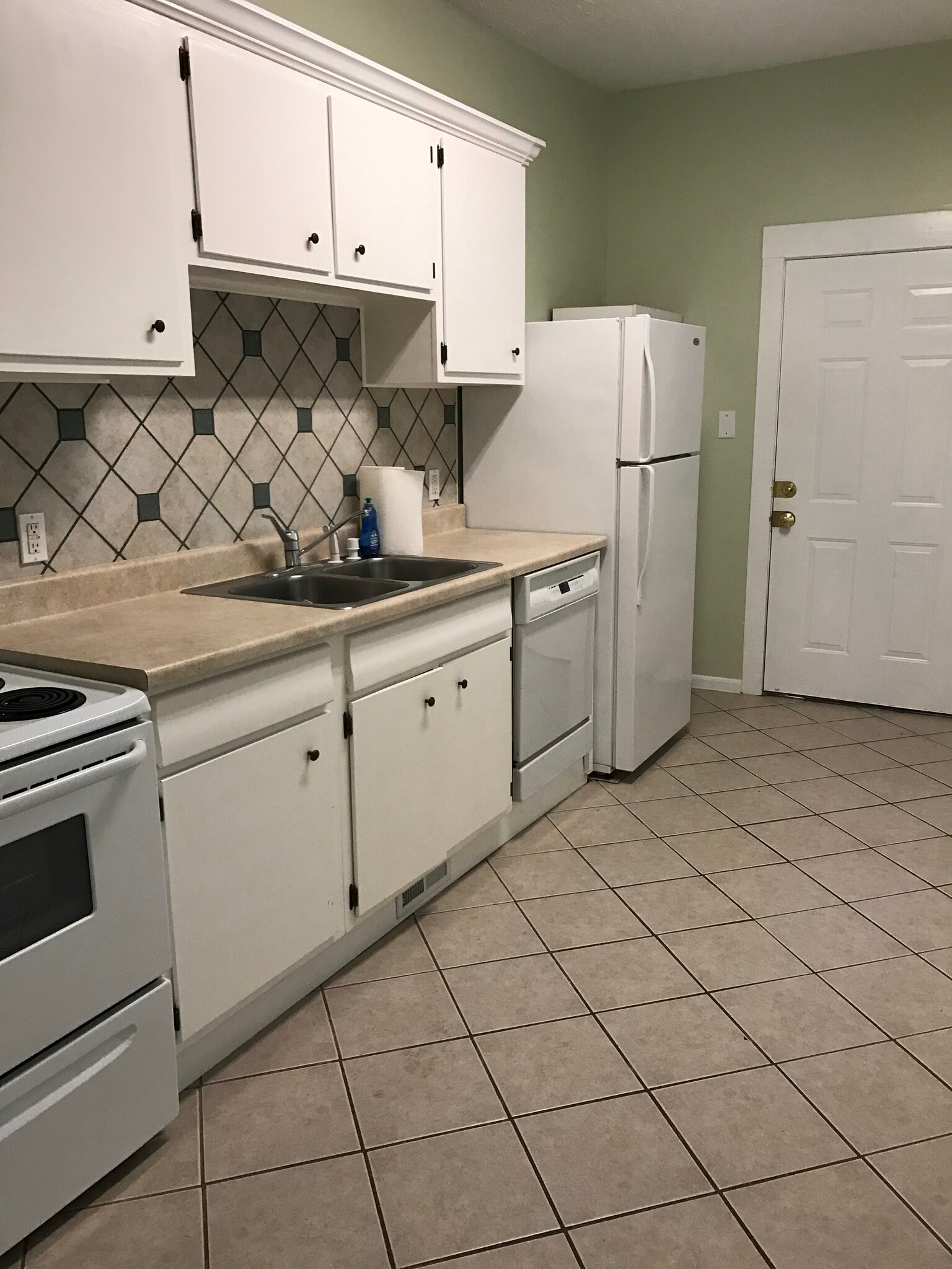 Building Photo - 213 Burns Ave