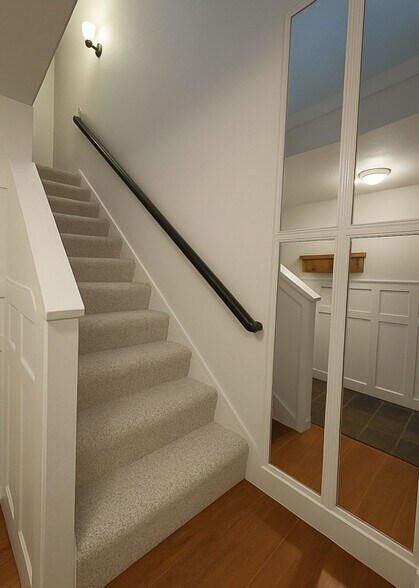 Building Photo - 159 Flowerfield Dr