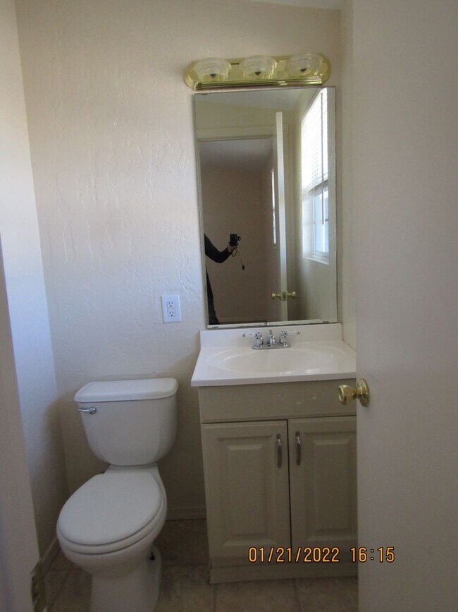 Building Photo - Very nice home located in the Gooch Area! No Pets!