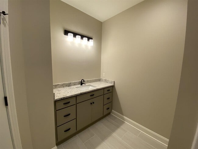 Building Photo - 527 Cumberland Pointe Ln