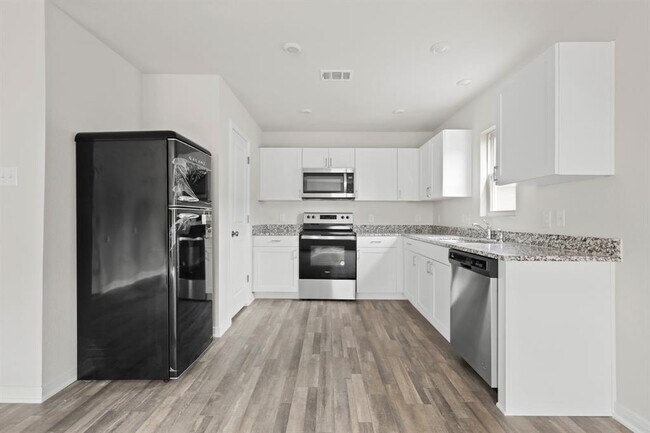 Building Photo - 15560 Taylor Crst Dr