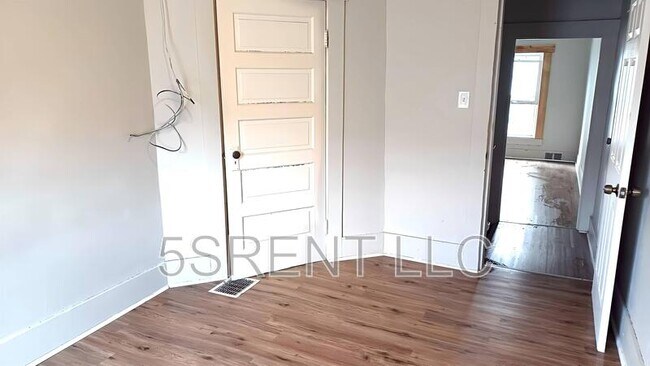 Building Photo - 85 W 2nd St