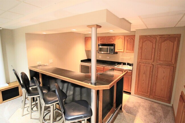 Building Photo - 4804 Daggets Ct