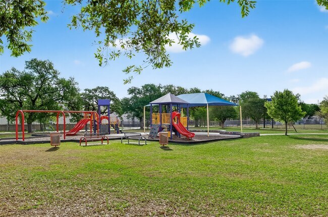 Building Photo - 2316 Freeman St