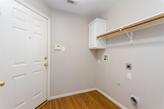 Building Photo - 2450 Streamside Ct