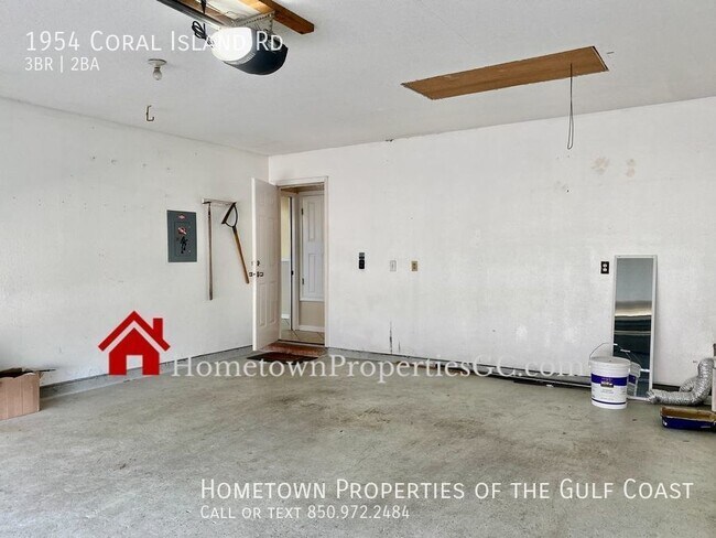 Building Photo - POOL HOME near Naval Air Station Pensacola!