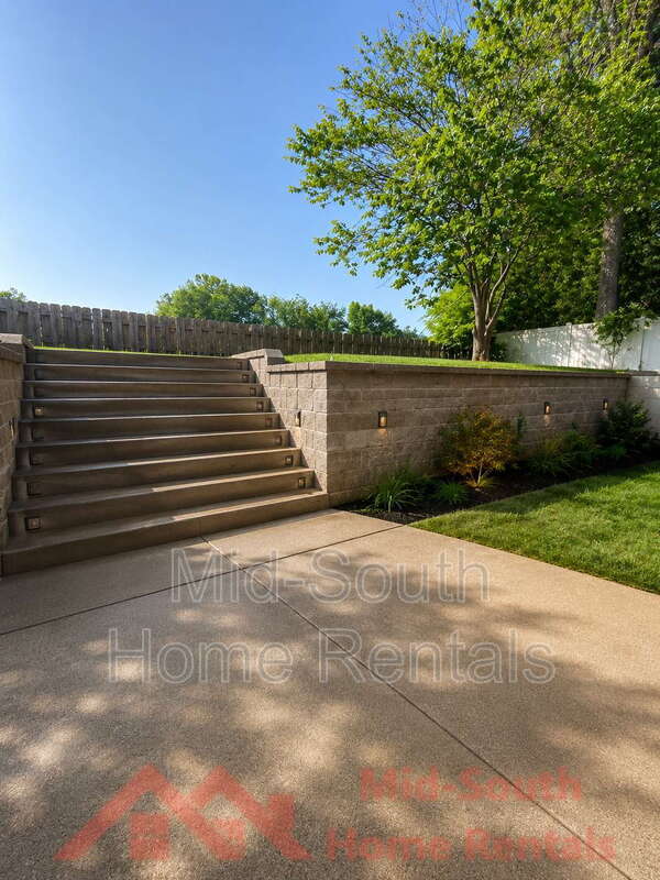 Building Photo - 9901 Woodland Bend Dr