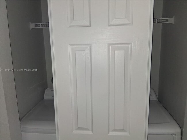 Building Photo - 488 NW 40th Ct