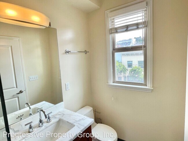 Building Photo - 2 br, 2 bath House - 3184 Mission Street, ...