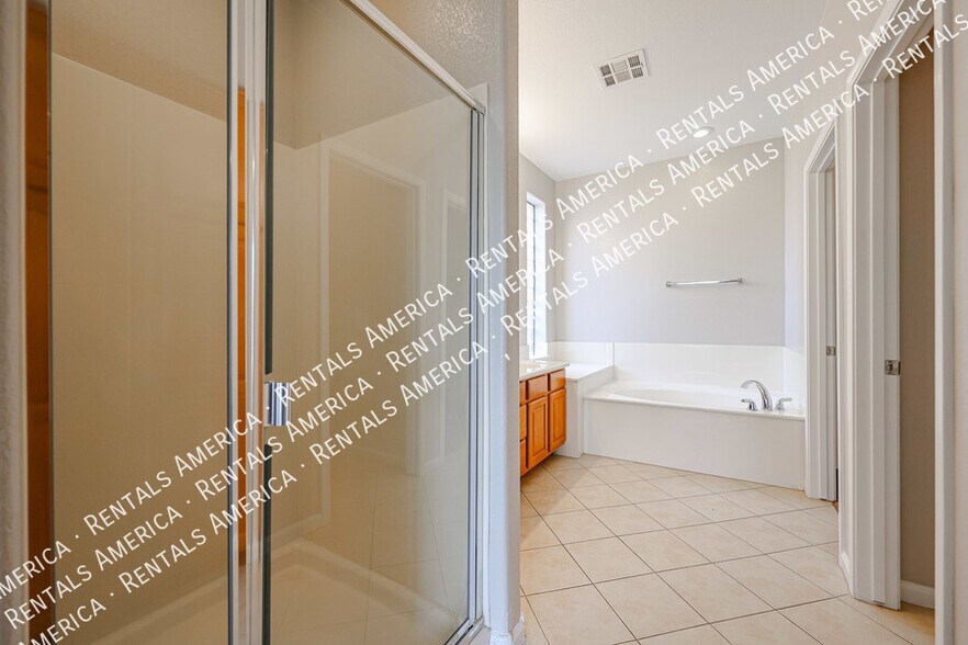 Building Photo - 2218 N 135th Dr