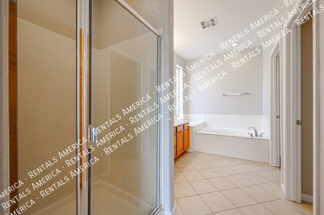 Building Photo - 2218 N 135th Dr