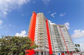 Building Photo - 1351 NE Miami Gardens Dr