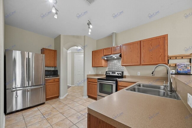 Building Photo - 4515 Sawgrass Dr