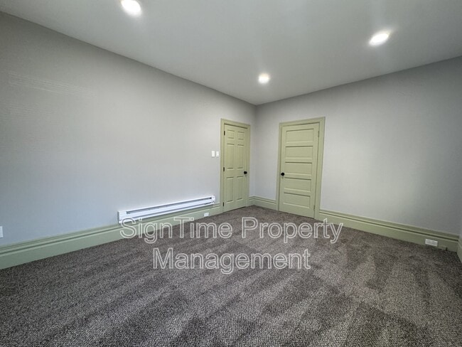 Building Photo - 25 Wayside Ave