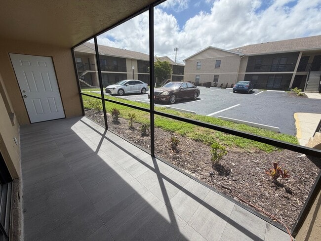 Building Photo - 5315 Summerlin Rd