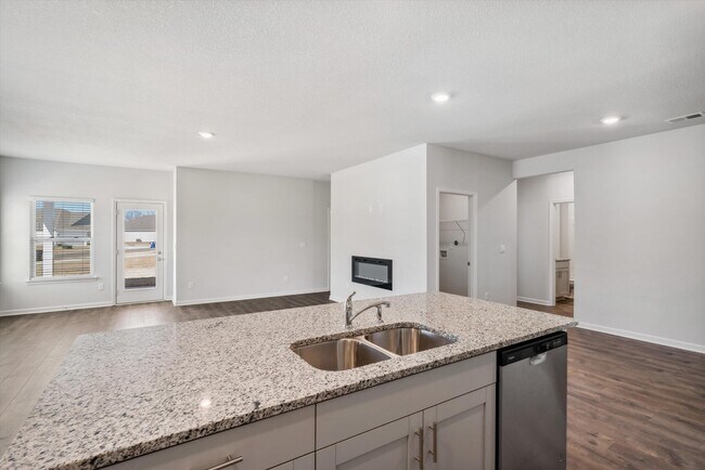 Building Photo - 85 Kipling Dr