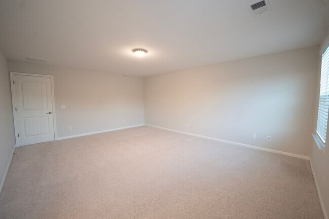 Building Photo - Available Soon!