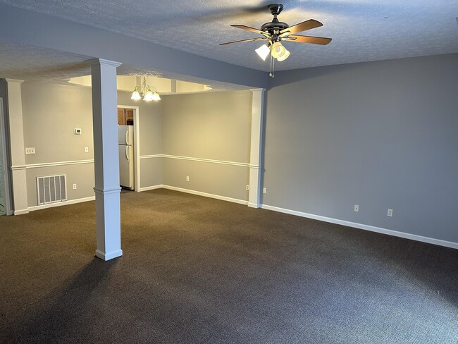 Building Photo - 2003 River Ridge Rd