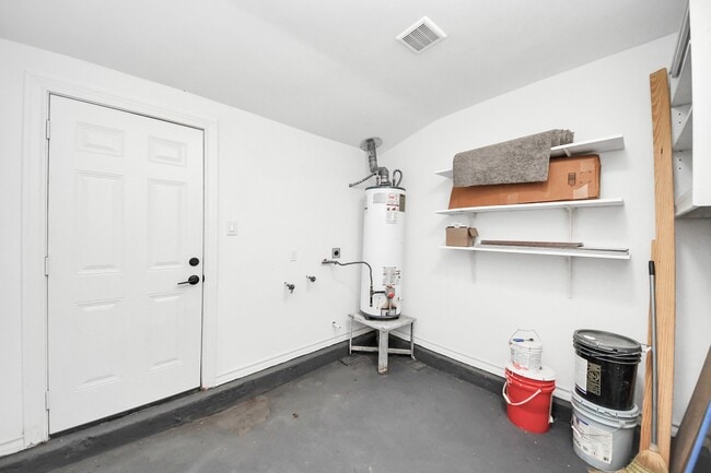 Building Photo - 3926 Florinda St