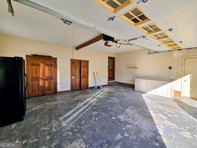 Building Photo - 270 North Dr