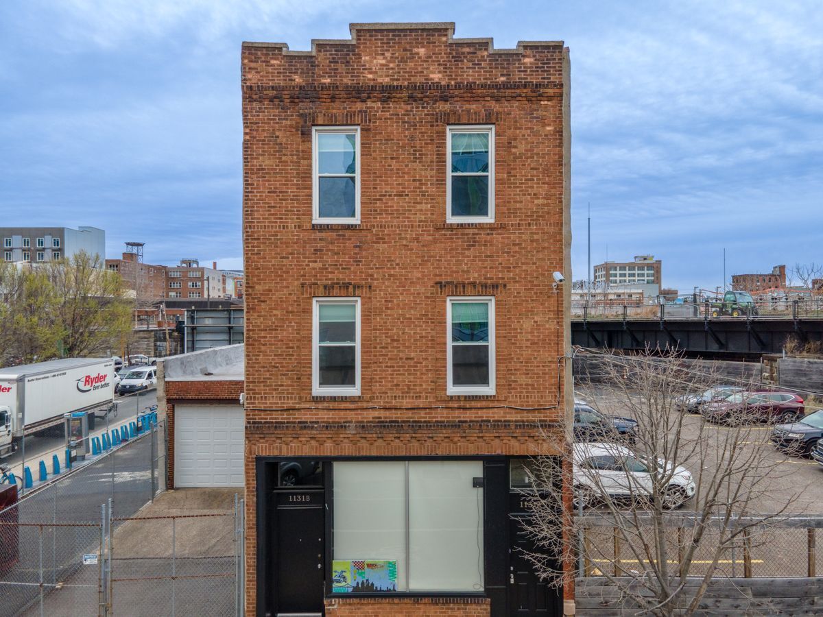 Building Photo - 1131 Callowhill St