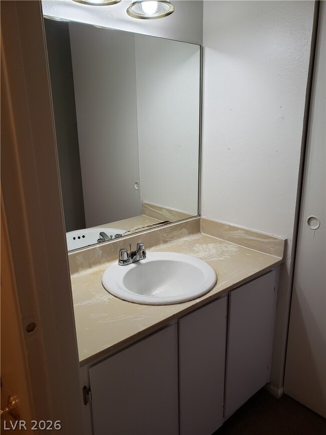 Building Photo - 2440 Paradise Village Way