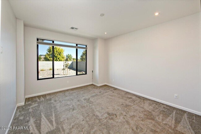 Building Photo - 5744 E Killen Loop