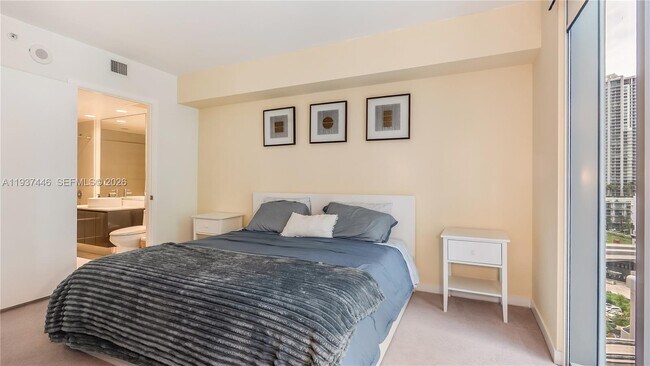 Building Photo - 31 SE 6th St