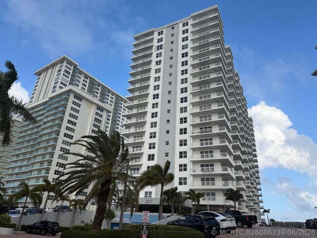 Building Photo - 3850 Galt Ocean Dr
