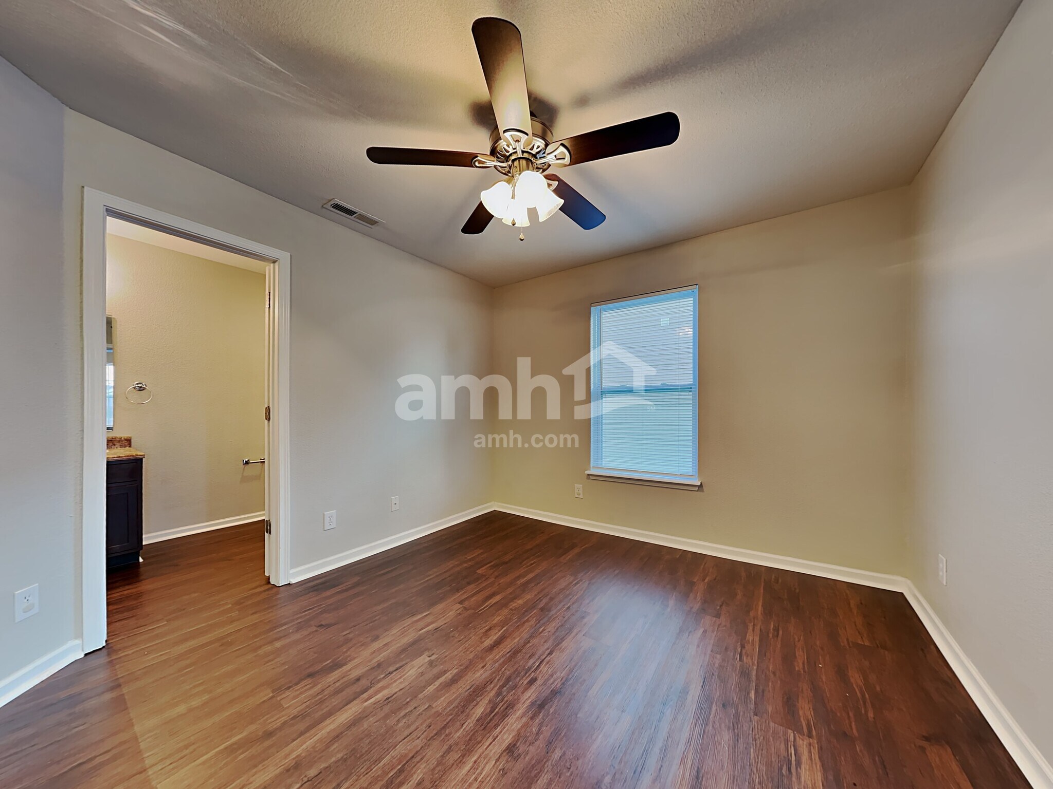 Building Photo - 1141 Central Park Dr