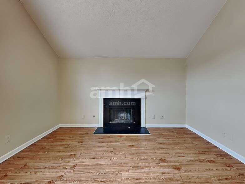 Building Photo - 228 Kings Cove