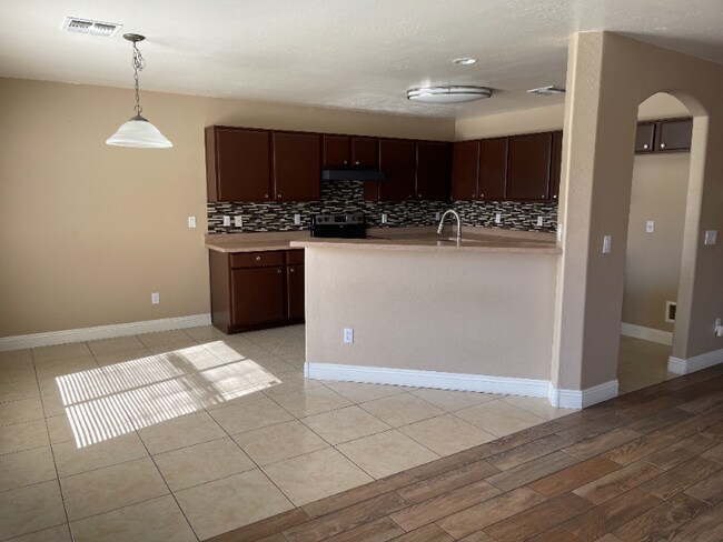 Building Photo - 22801 W Mesquite Dr