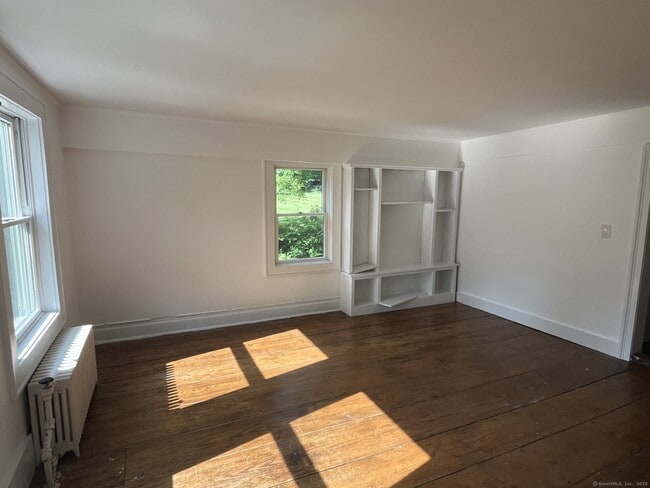 Building Photo - 434 Hurlbutt St