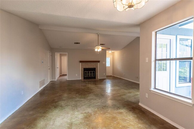 Building Photo - 12909 Campos Dr