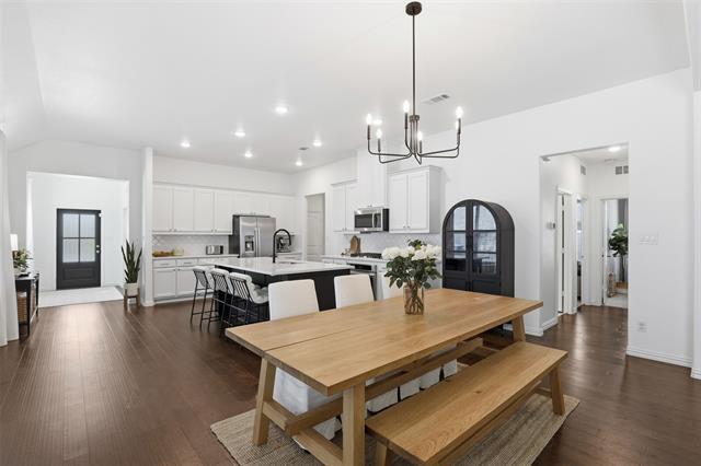 Building Photo - 15137 Devonne Dr