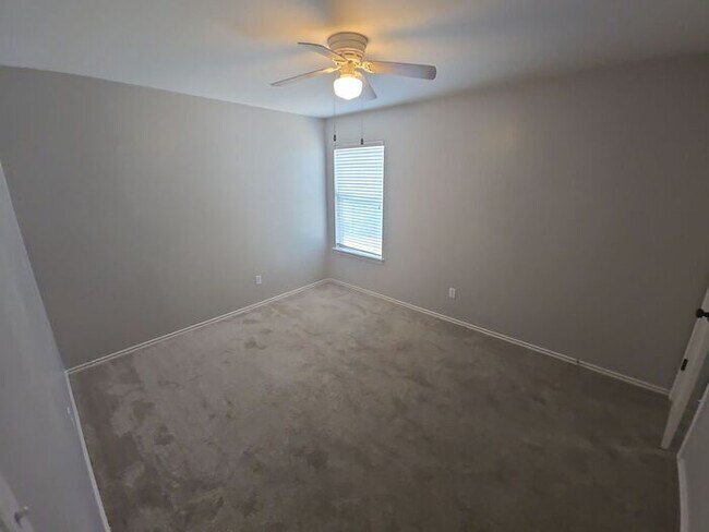 Building Photo - Cozy 3BR Home with Attached 2-Car Garage!!