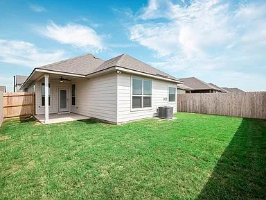 Building Photo - 3 Bedroom 2 bath, 2 garage attached garage with all the appliances to include washer & dryer