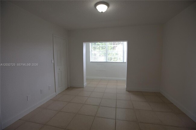 Building Photo - 6475 SW 129th Ave