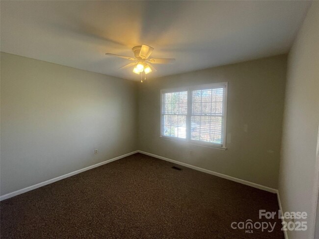 Building Photo - 6160 Timberlane Terrace