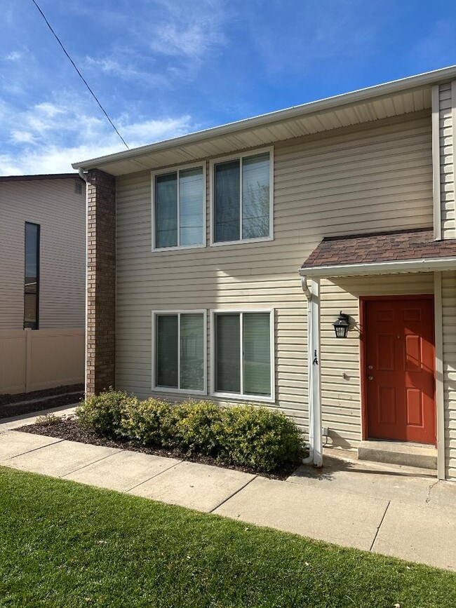 Building Photo - 7486 S 1000 E