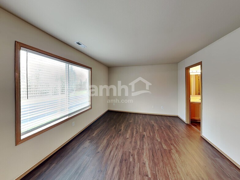 Building Photo - 13023 158th Street Ct E