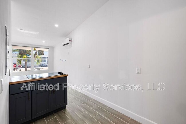 Building Photo - 4011 36th Ct