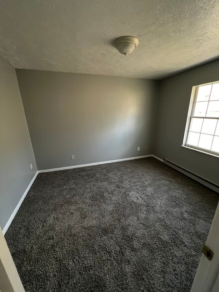 Building Photo - 1100 Eastgate Mnr
