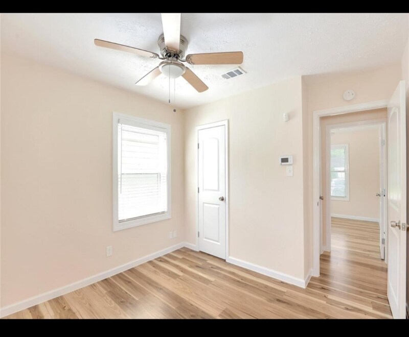 Building Photo - 5005 Holloway Dr