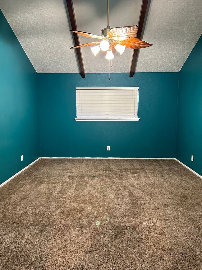 Building Photo - COMING SOON!  Home in University Gardens