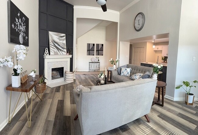 Building Photo - 8701 Woodlake Dr