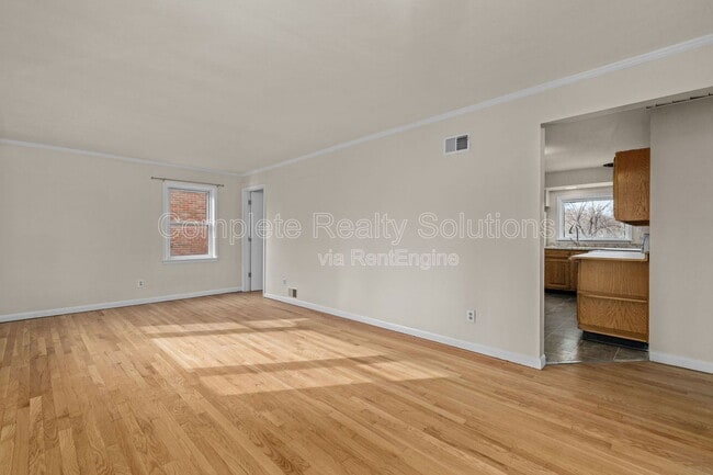 Building Photo - 231 Emerling Dr