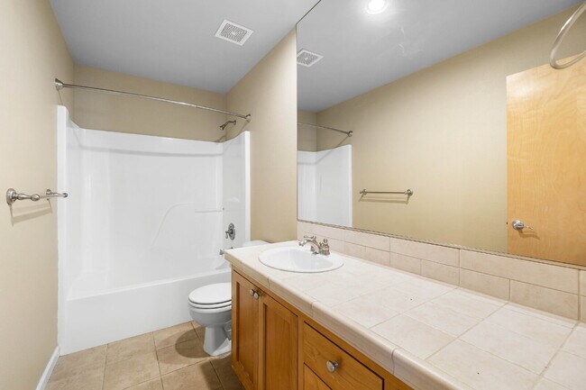 Building Photo - Beautiful, Spacious, Damascus Home with Incredible Views