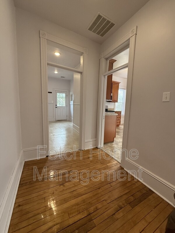 Building Photo - 125 E State St