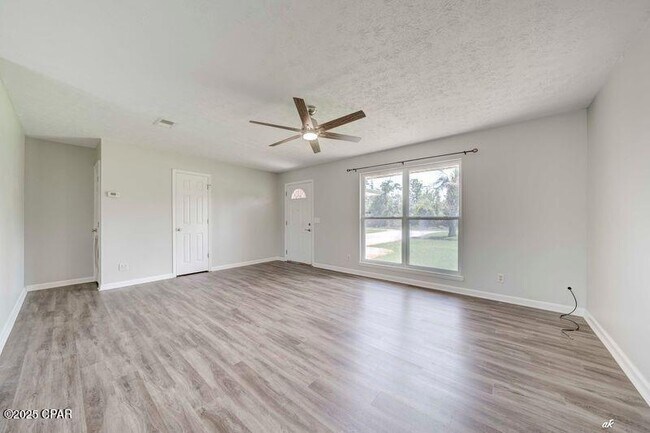 Building Photo - 7088 Hugh Dr
